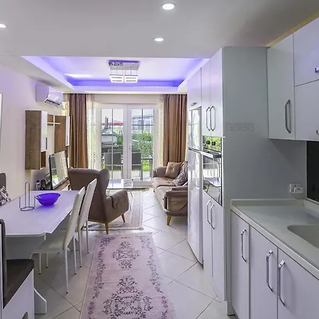 Chic W Patio 5 Min To In Apartment Antalya